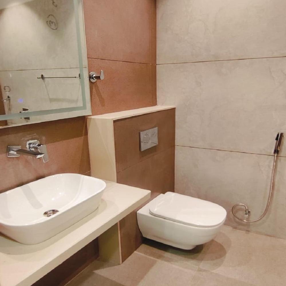 The Meera Hotel 우자인 외부 사진