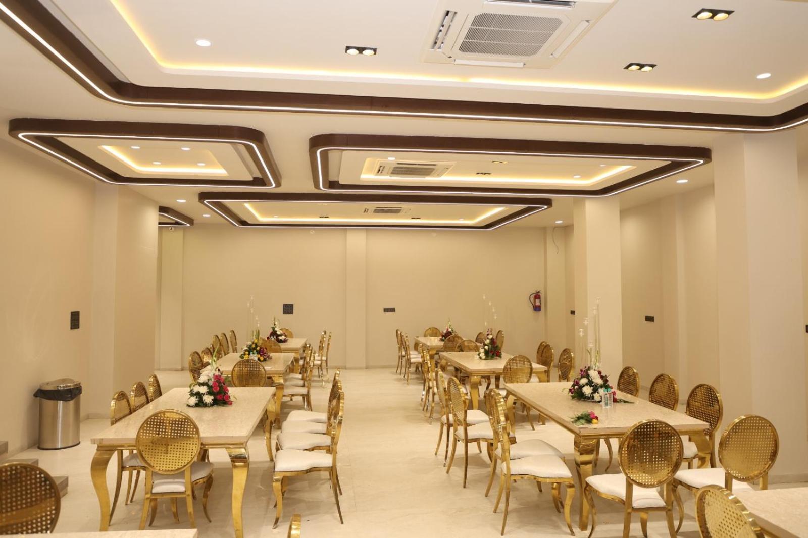 The Meera Hotel 우자인 외부 사진