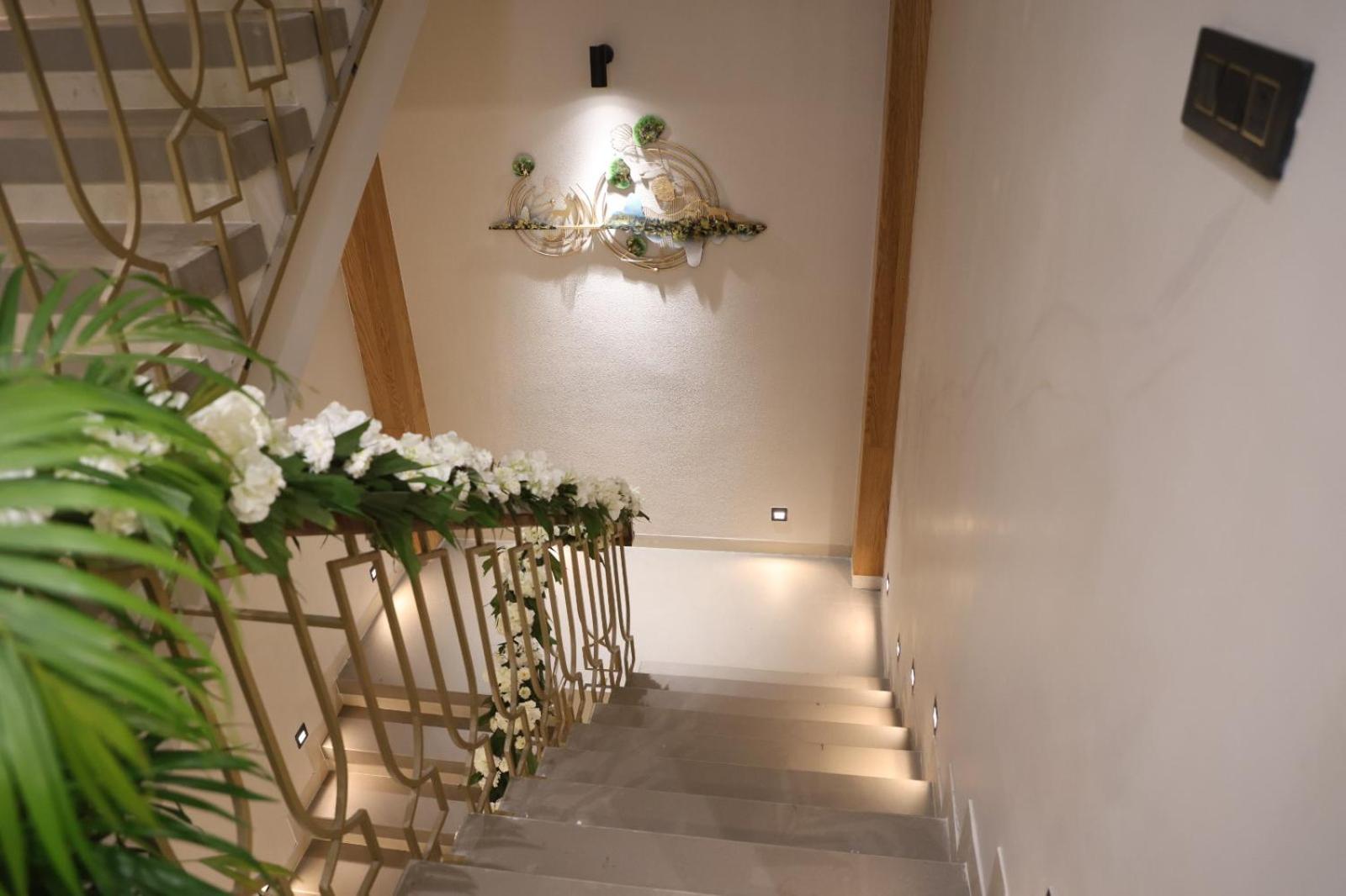 The Meera Hotel 우자인 외부 사진