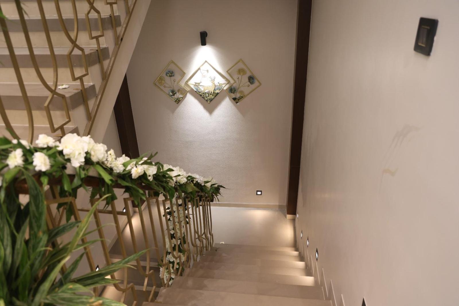 The Meera Hotel 우자인 외부 사진