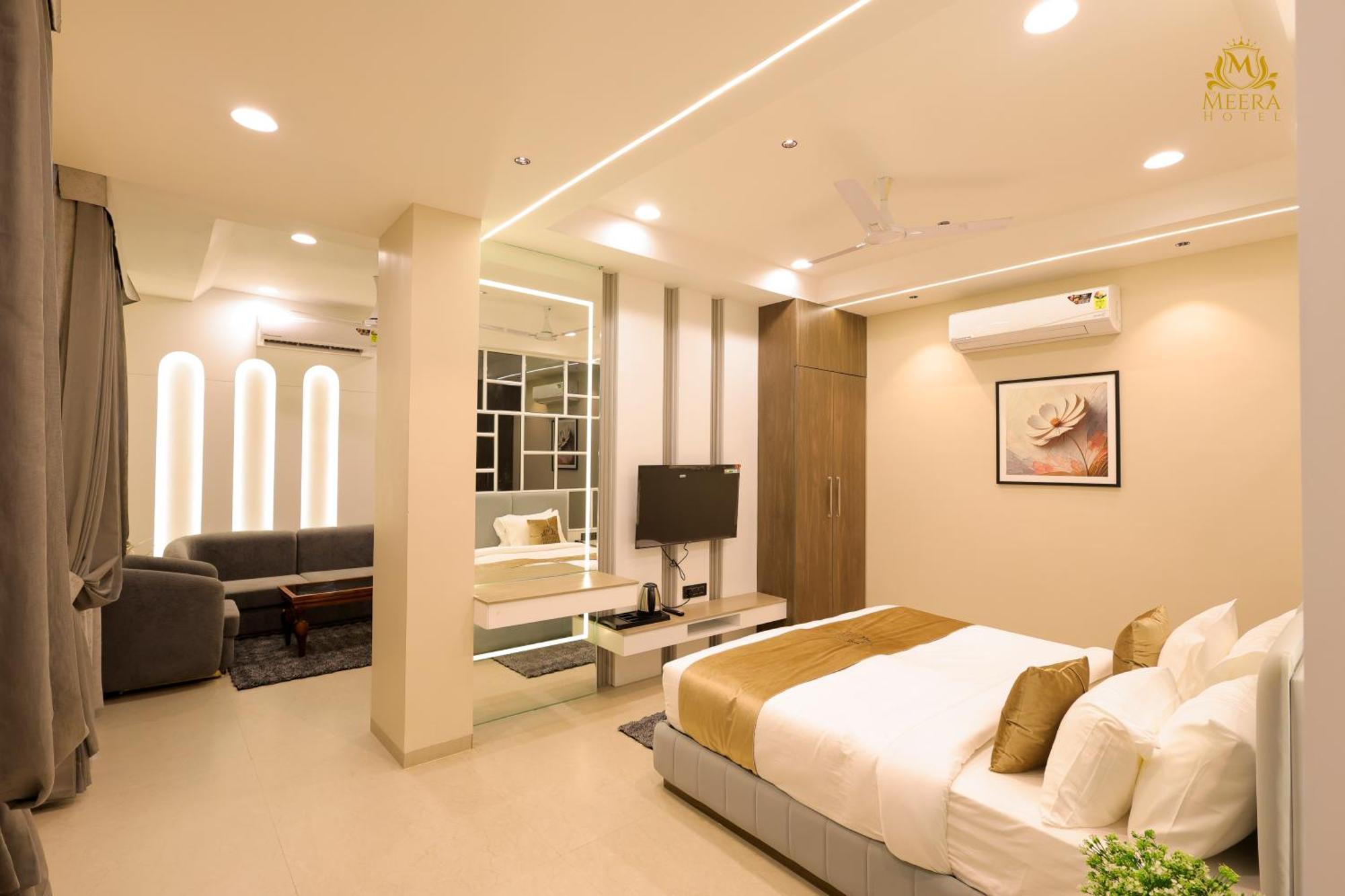 The Meera Hotel 우자인 외부 사진