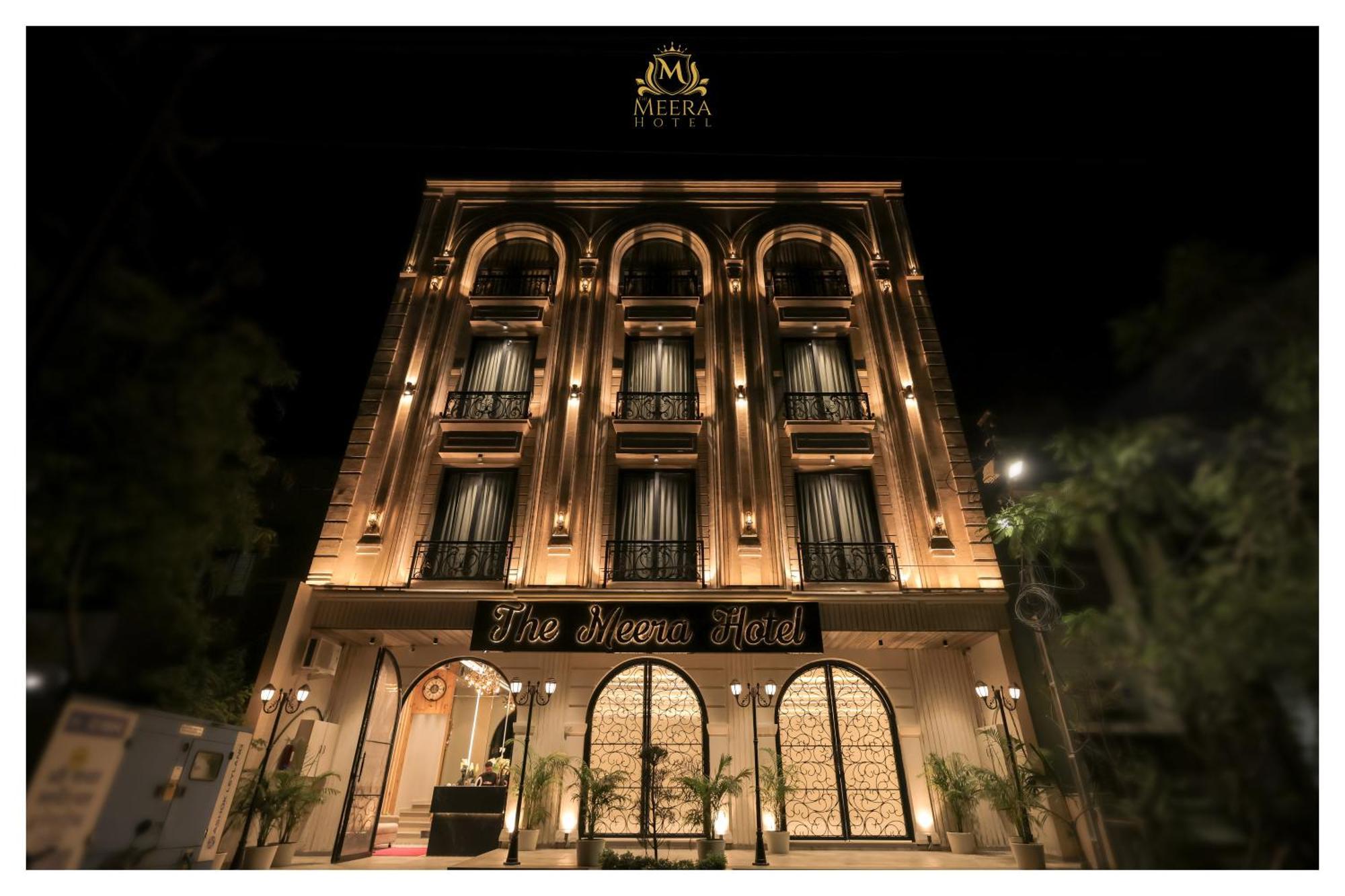 The Meera Hotel 우자인 외부 사진