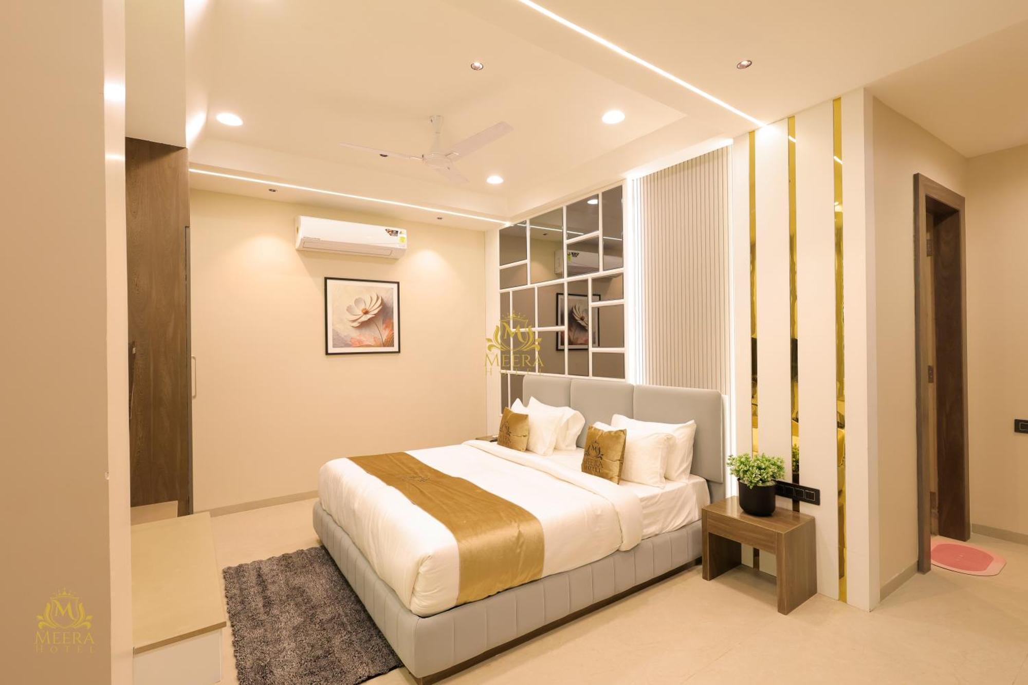 The Meera Hotel 우자인 외부 사진
