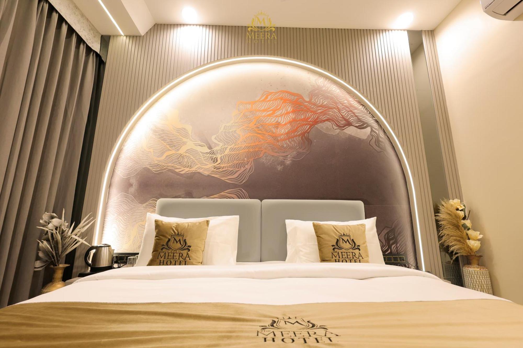 The Meera Hotel 우자인 외부 사진